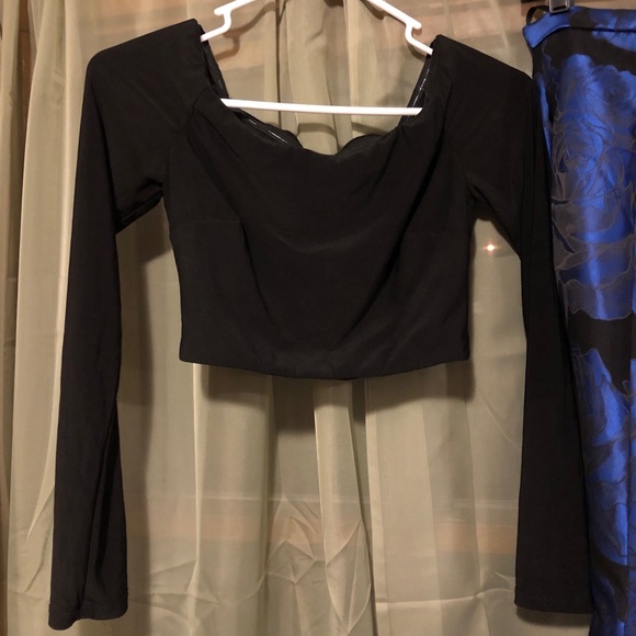 Dress on the RIGHT - Picture 4 of 7